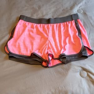 Danskin Now fitted running shorts